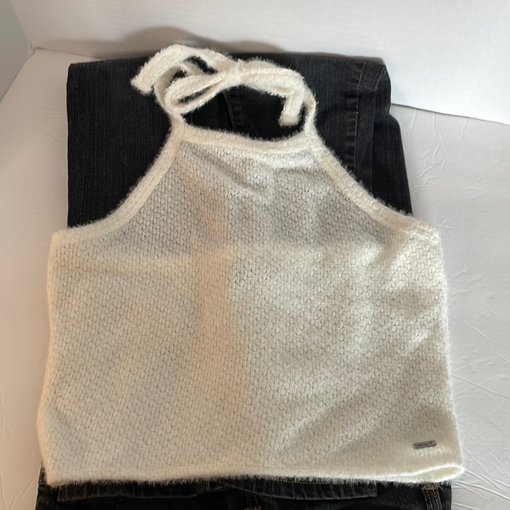 Hollister white, fuzzy halter top women’s size L NWT